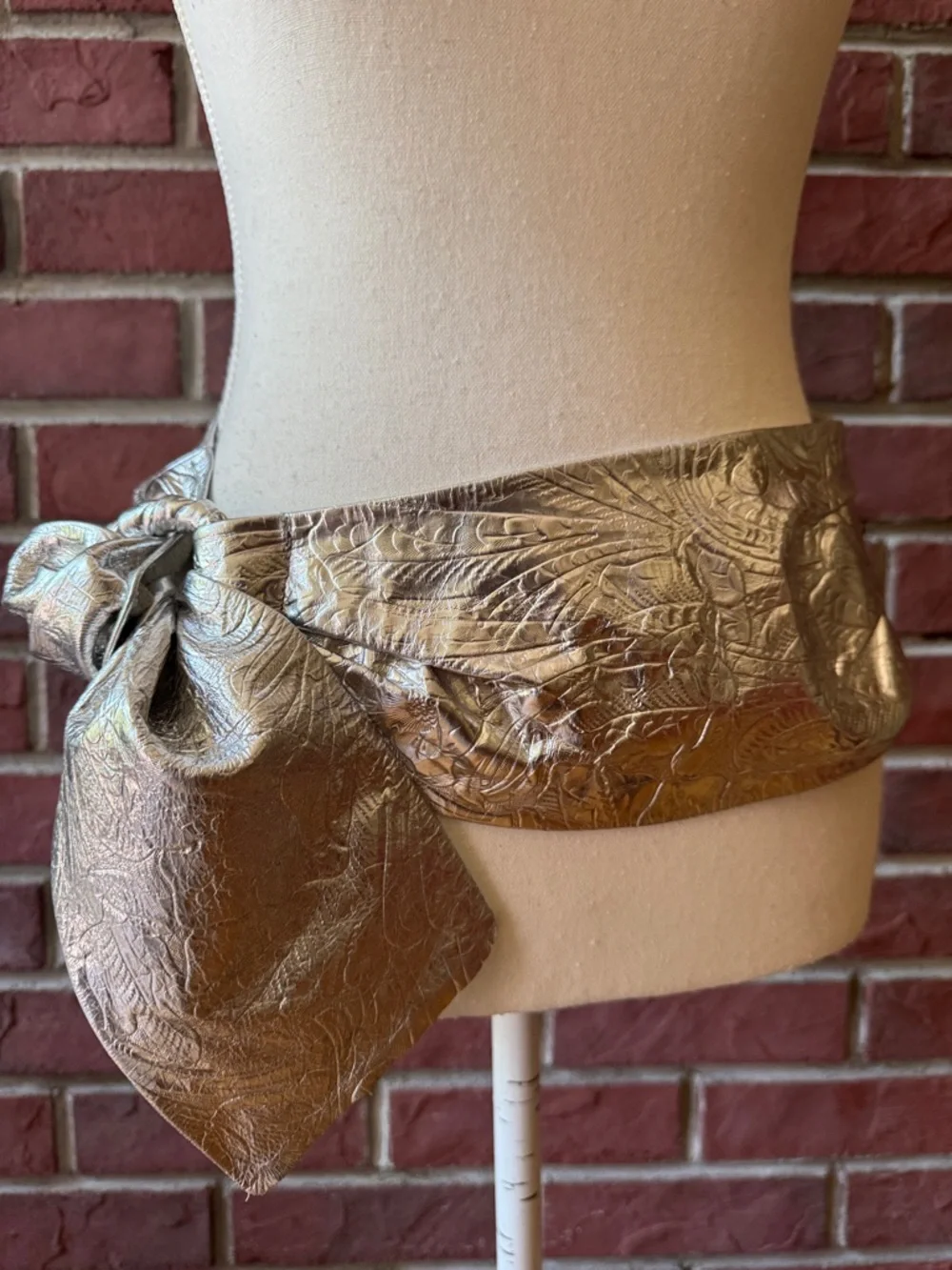 Embossed Floral Design Silver Metallic Leather Waist Wrap Belt O/S Handmade USA